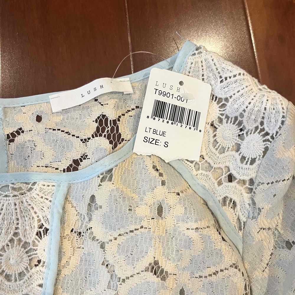 New Lush Nordstrom Light Blue Cream Embroidered Cropped Top Blouse Boho Sz S - Picture 2 of 10